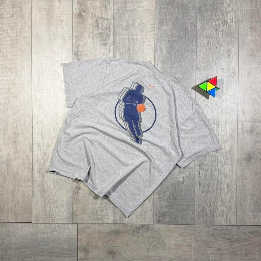 2000s grey tag Nike basketball sports wear graphic print t shirt